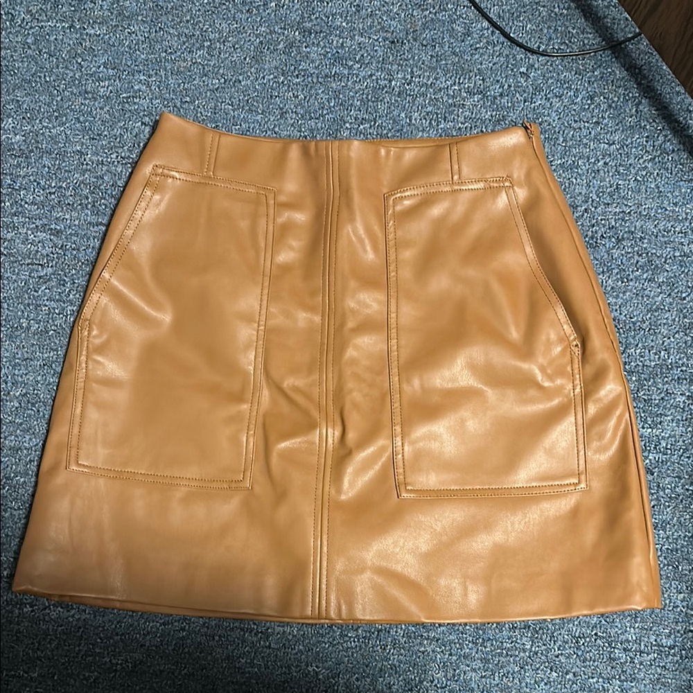 ❌❌❌Tan faux Leather Skirt size 6 H&M